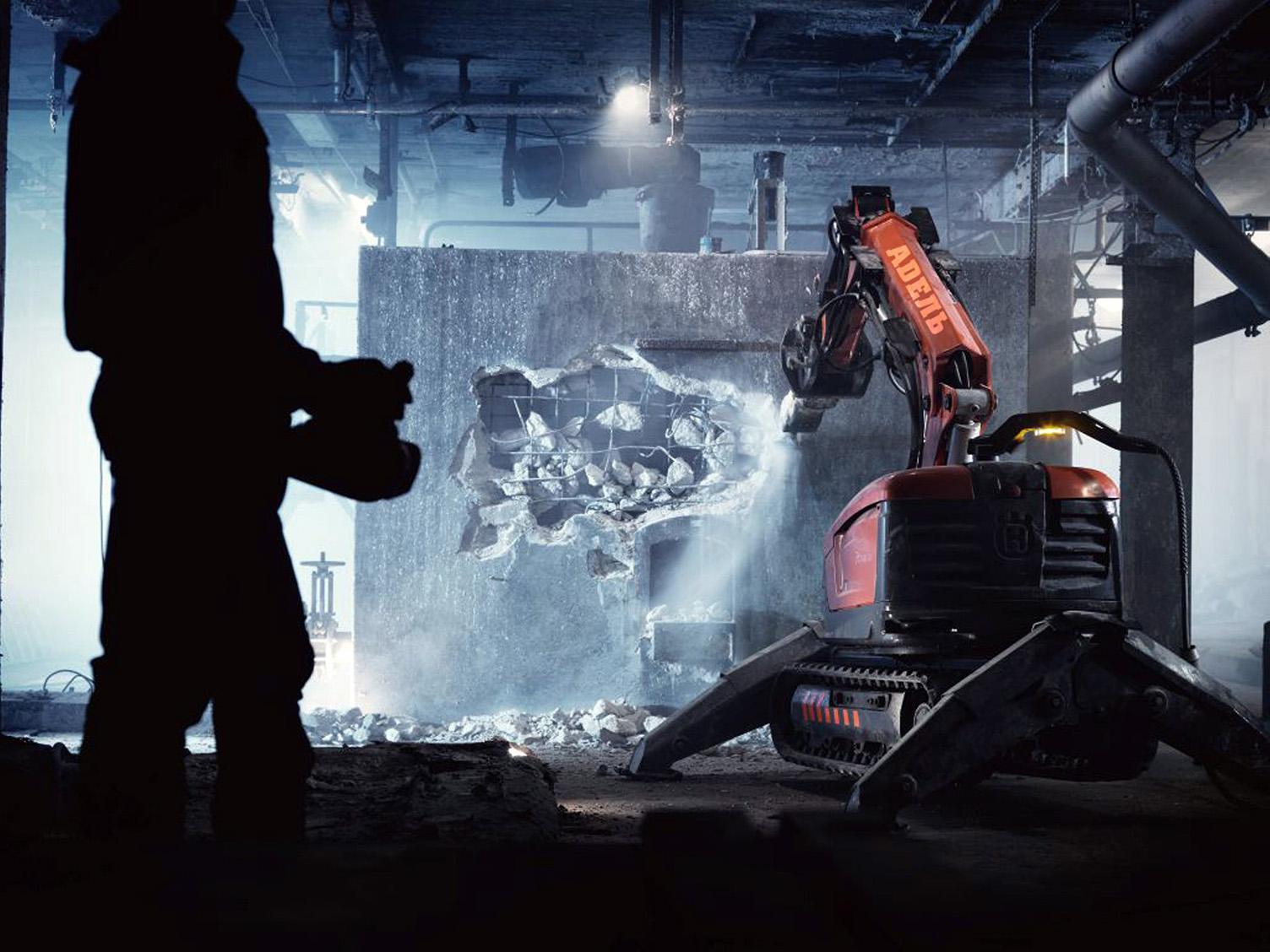 Robotic demolition machines
